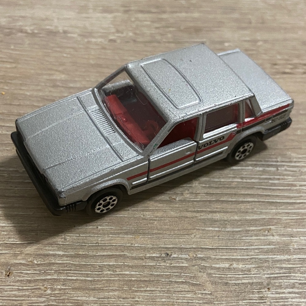 Vintage 1980s Majorette Silver Volvo 760 GLE #230